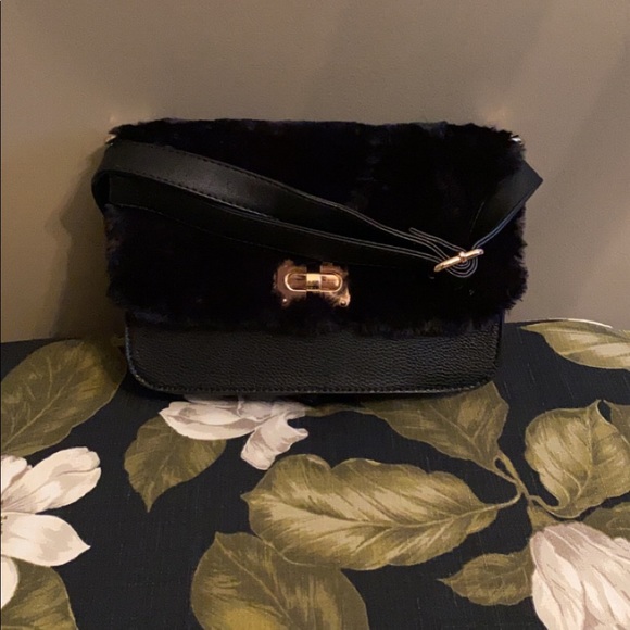 Purse - Picture 2 of 6